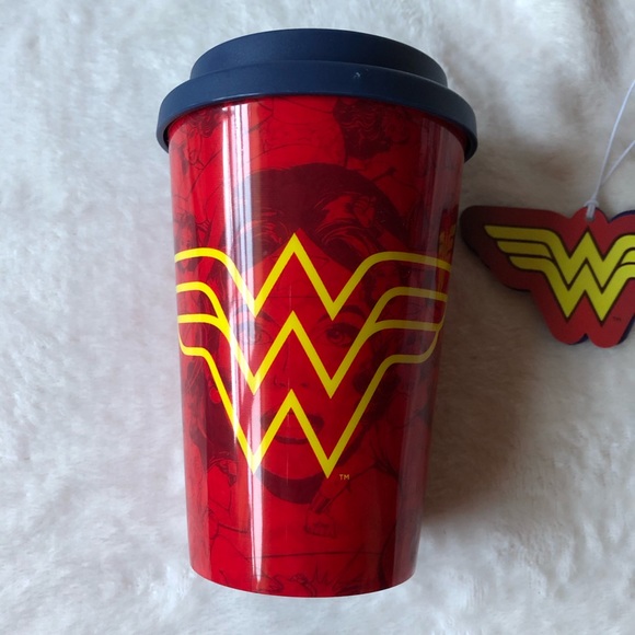 Wonder Woman Travel Mug - Picture 1 of 5